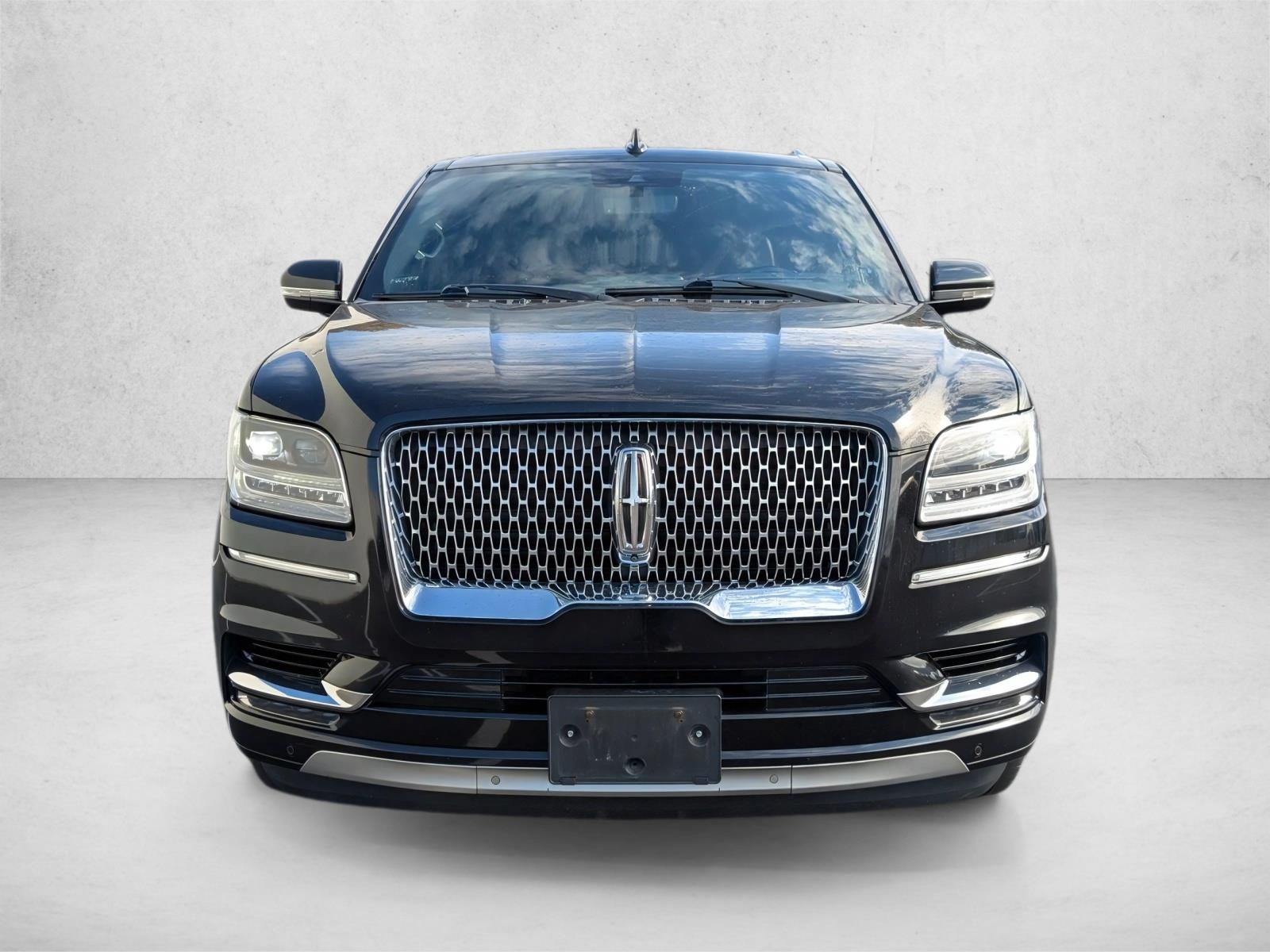 2019 Lincoln Navigator L Reserve photo 2