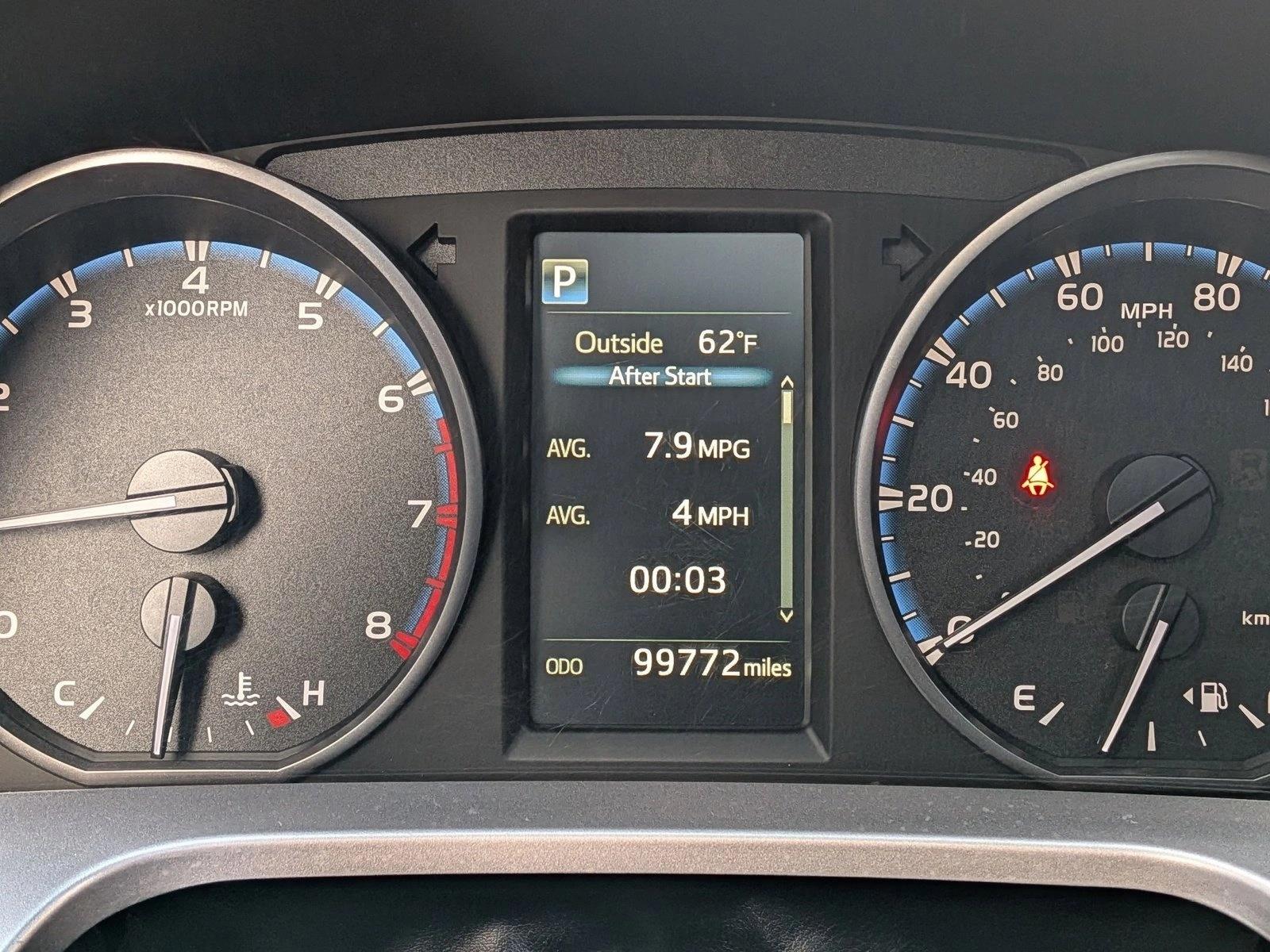 2017 TOYOTA RAV4 - Image 11