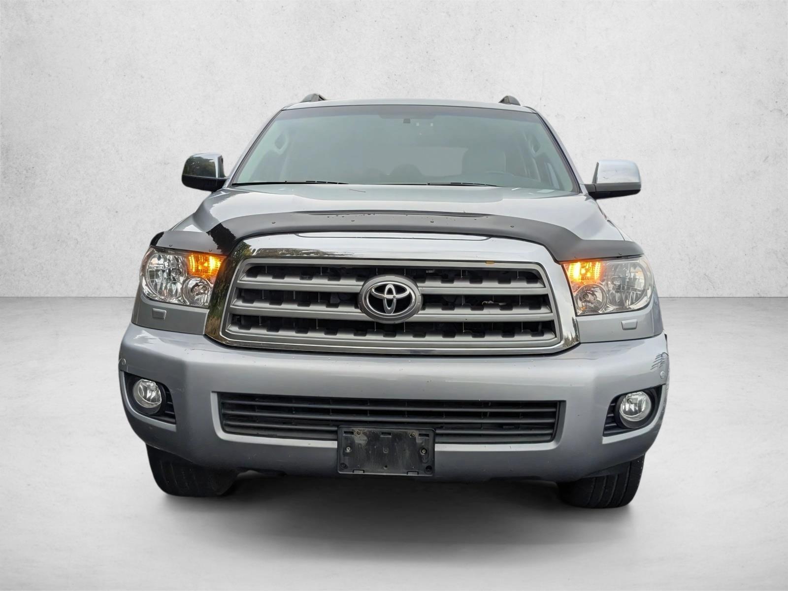 2016 Toyota Sequoia Limited photo 2
