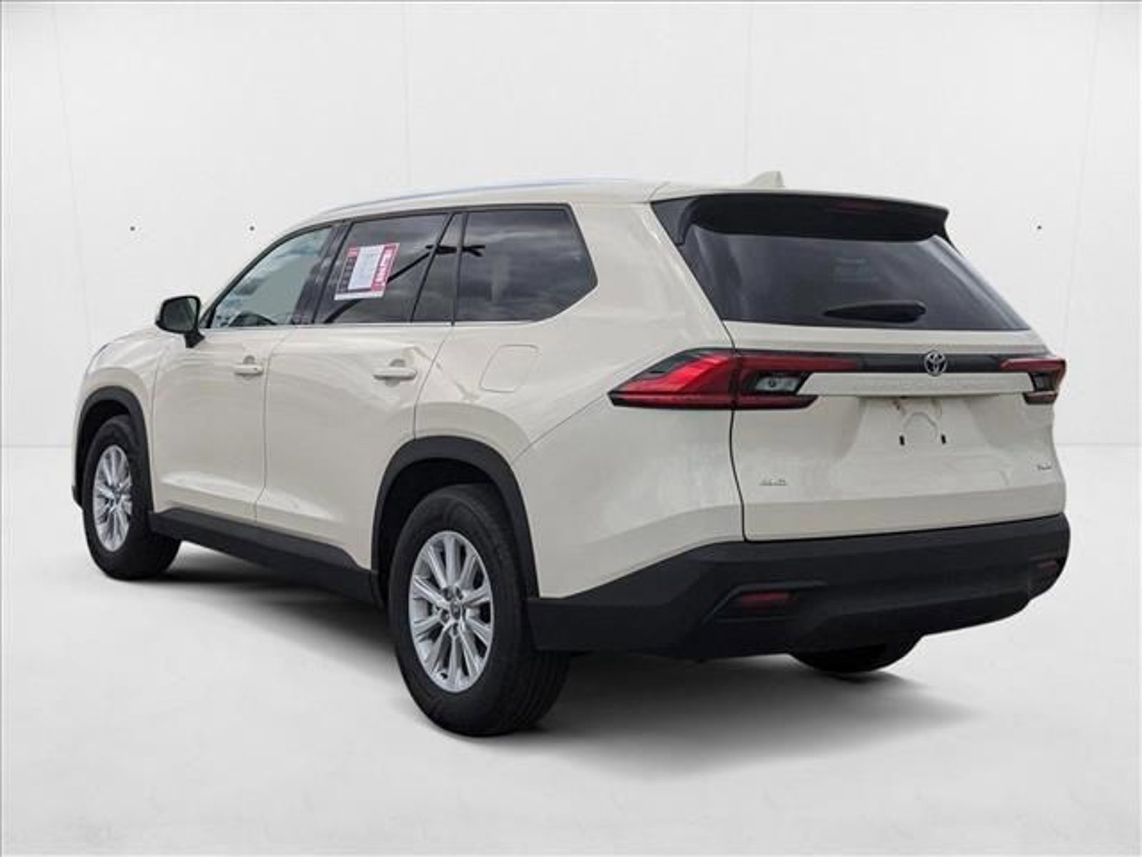 2024 Toyota Grand Highlander XLE photo 3