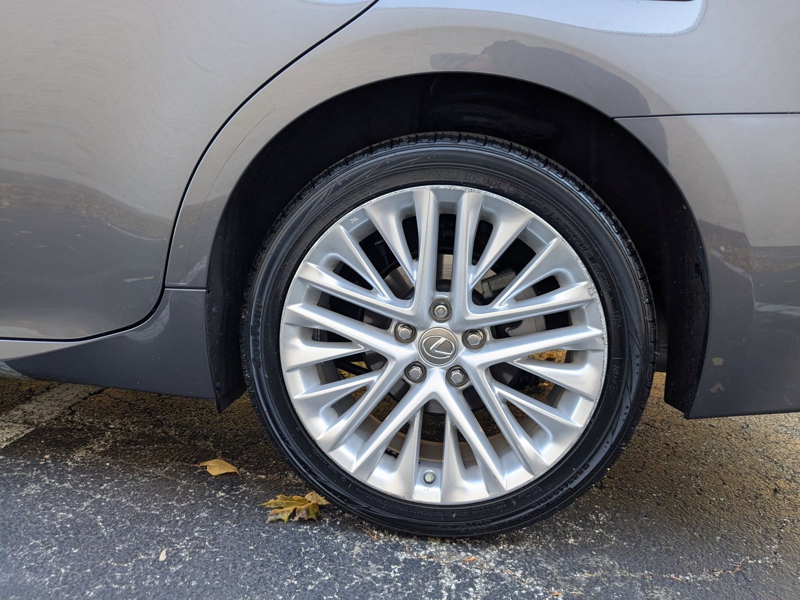 2017 LEXUS ES - Image 23