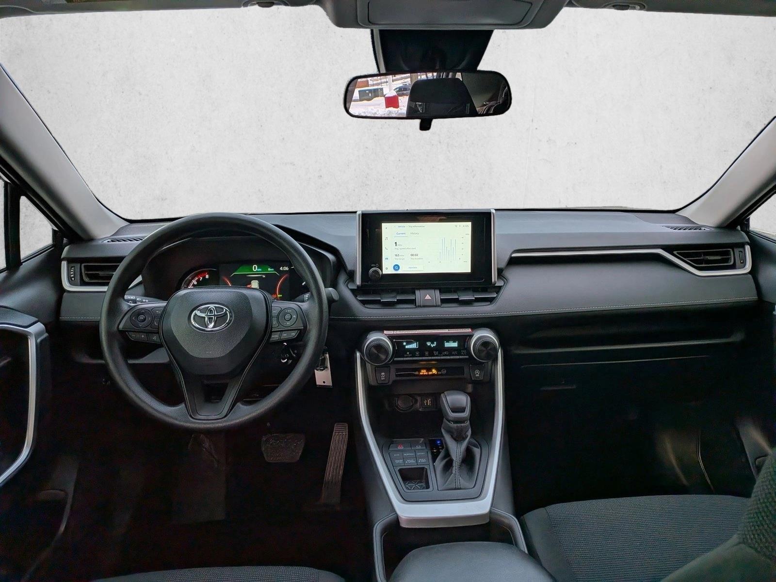 2025 TOYOTA RAV4 - Image 18