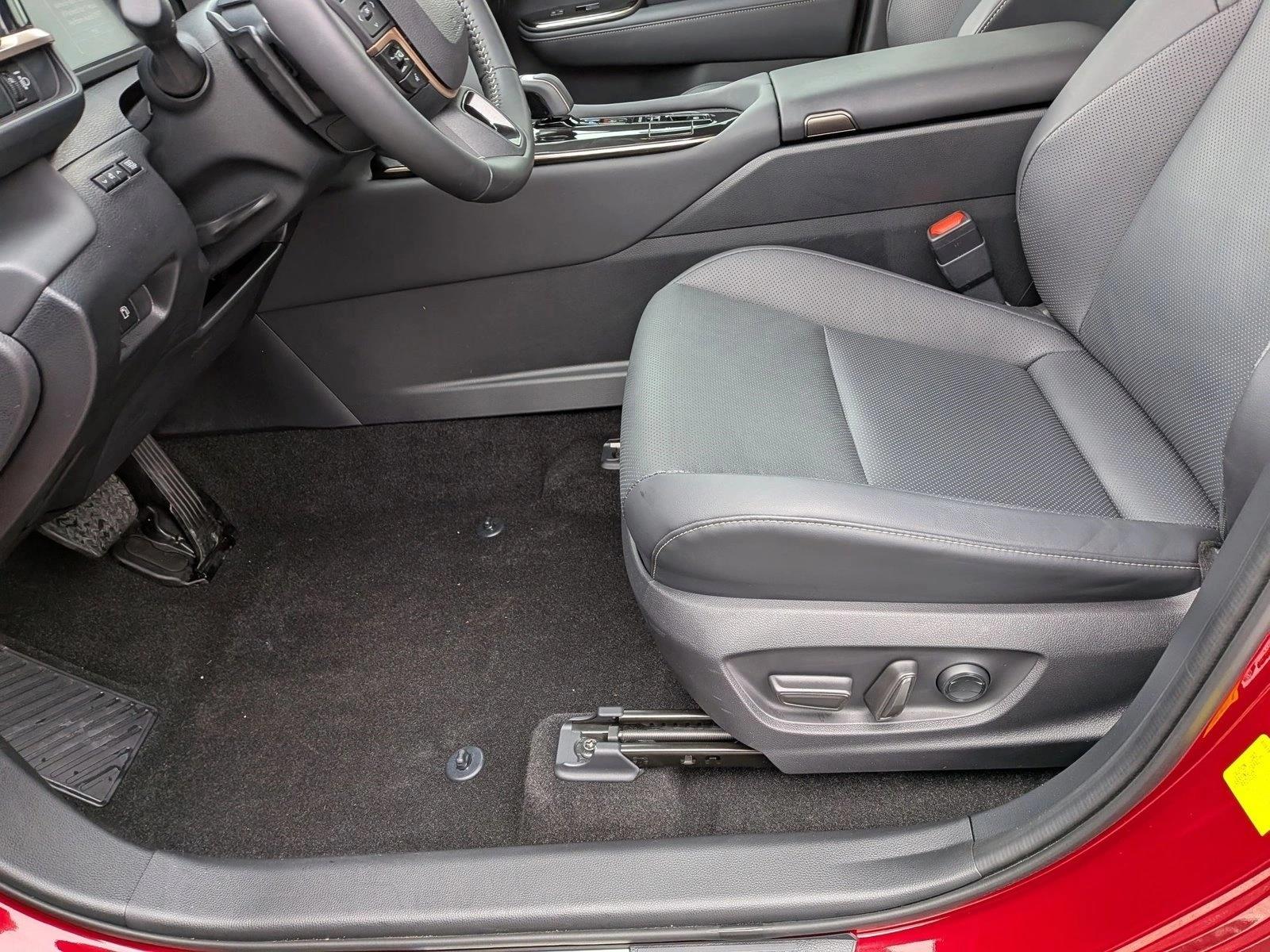 2025 TOYOTA CROWN SIGNIA - Image 14