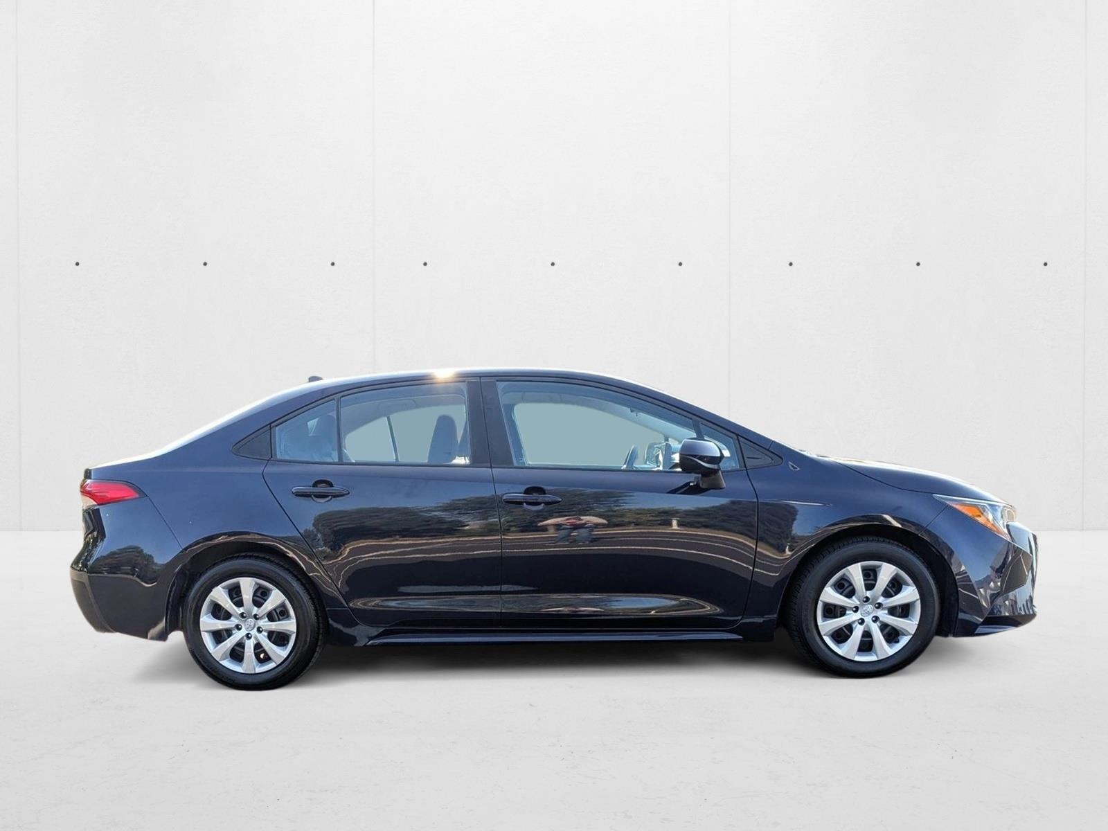2023 Toyota Corolla LE photo 4
