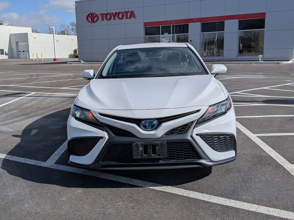 Certified 2022 Toyota Camry Hybrid SE Sedan