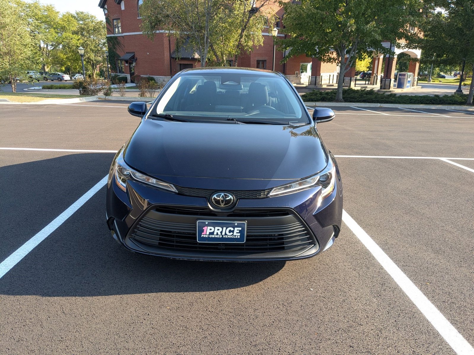 2023 Toyota Corolla LE photo 2