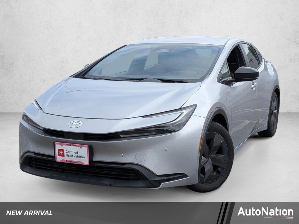 Used 2025 Toyota Prius LE Hatchback