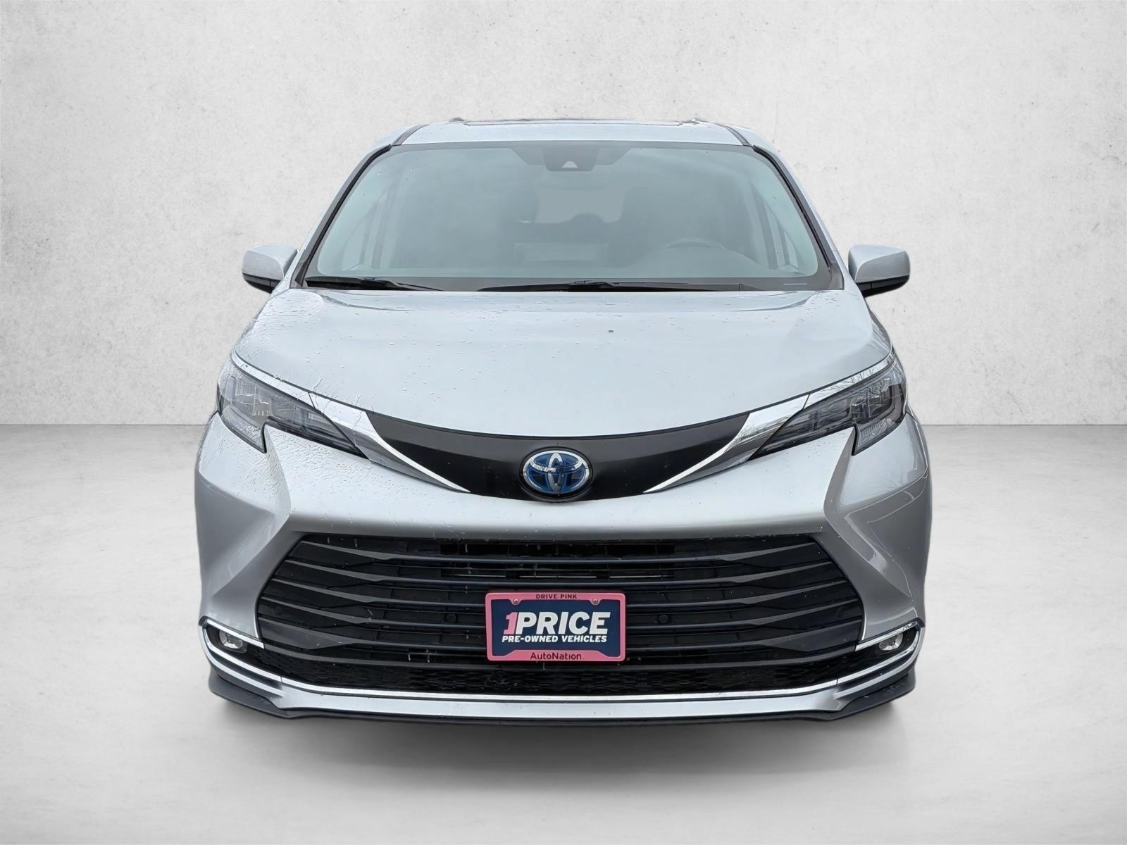 2024 TOYOTA SIENNA - Image 2