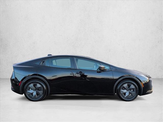 2025 TOYOTA PRIUS - Image 4