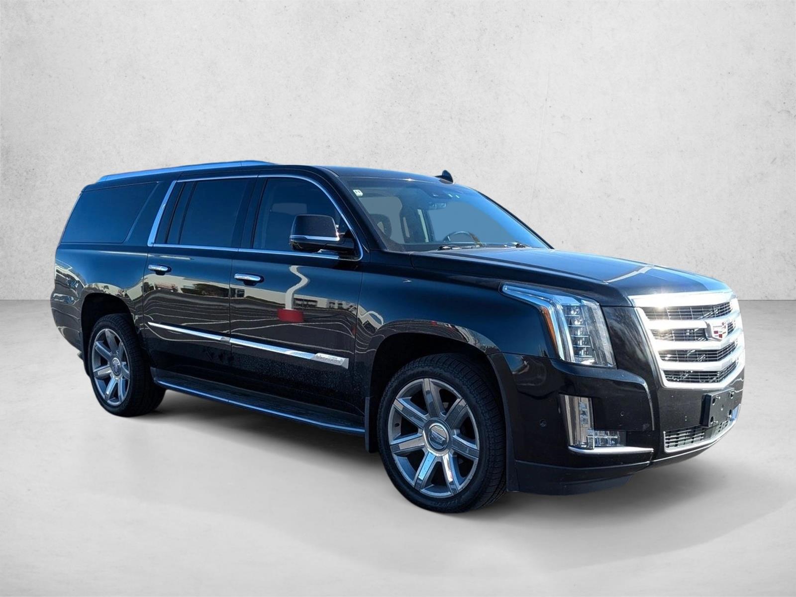 2017 Cadillac Escalade ESV Luxury photo 3