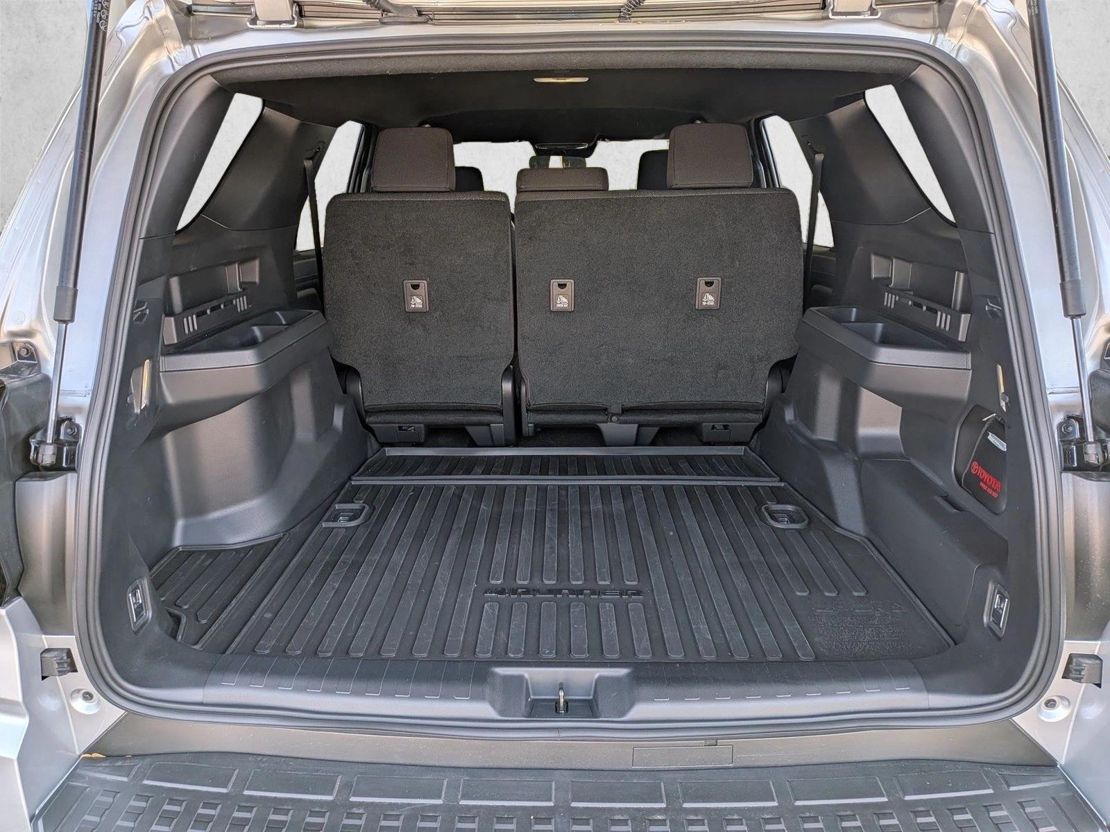 2026 Toyota 4Runner SR5 - Photo 7
