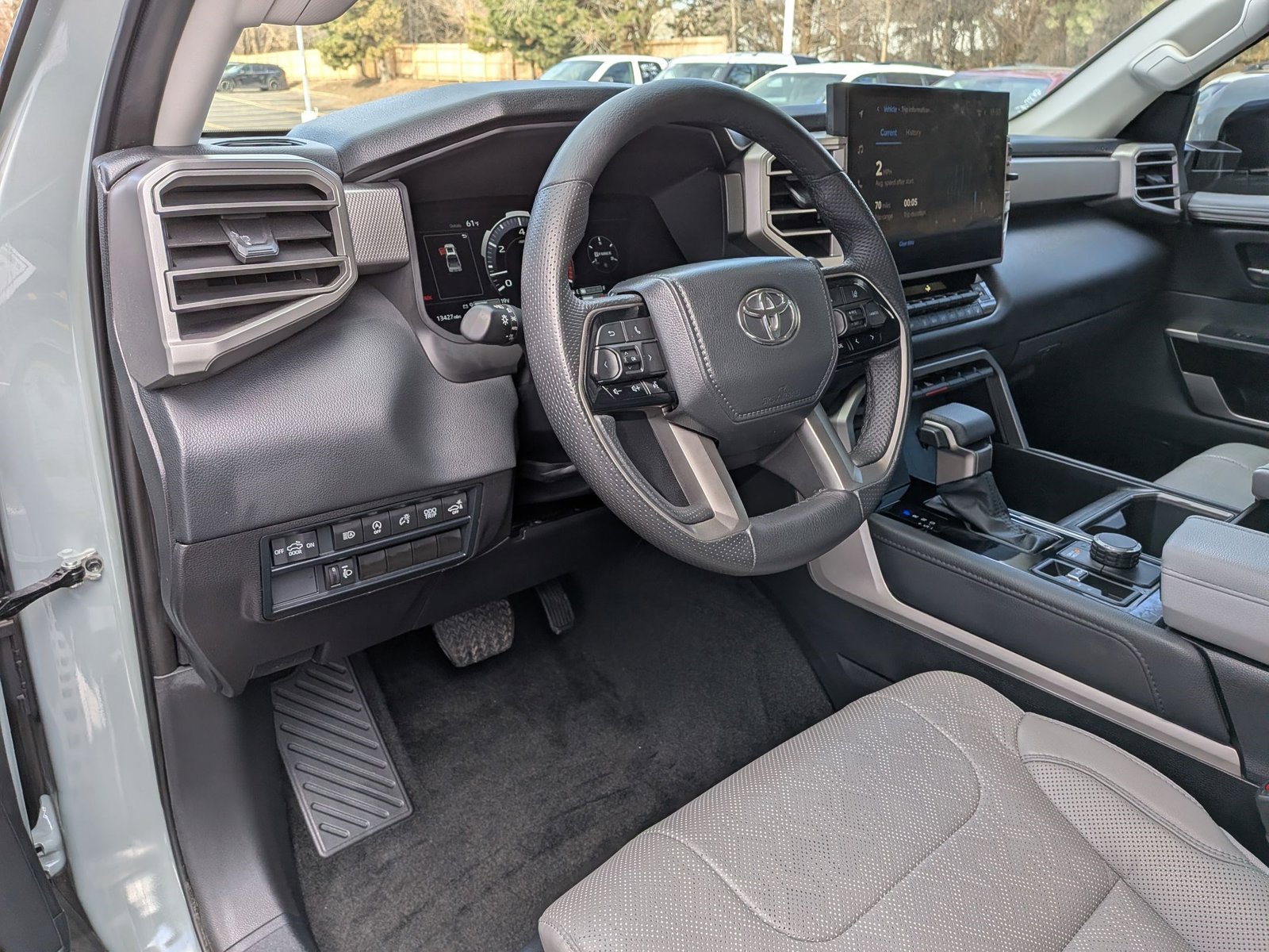 2024 TOYOTA TUNDRA - Image 10