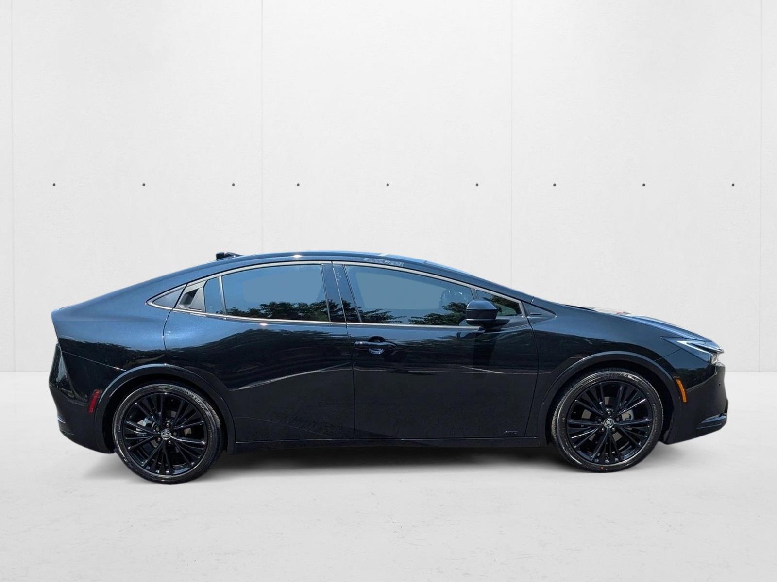 2025 Toyota Prius photo 4