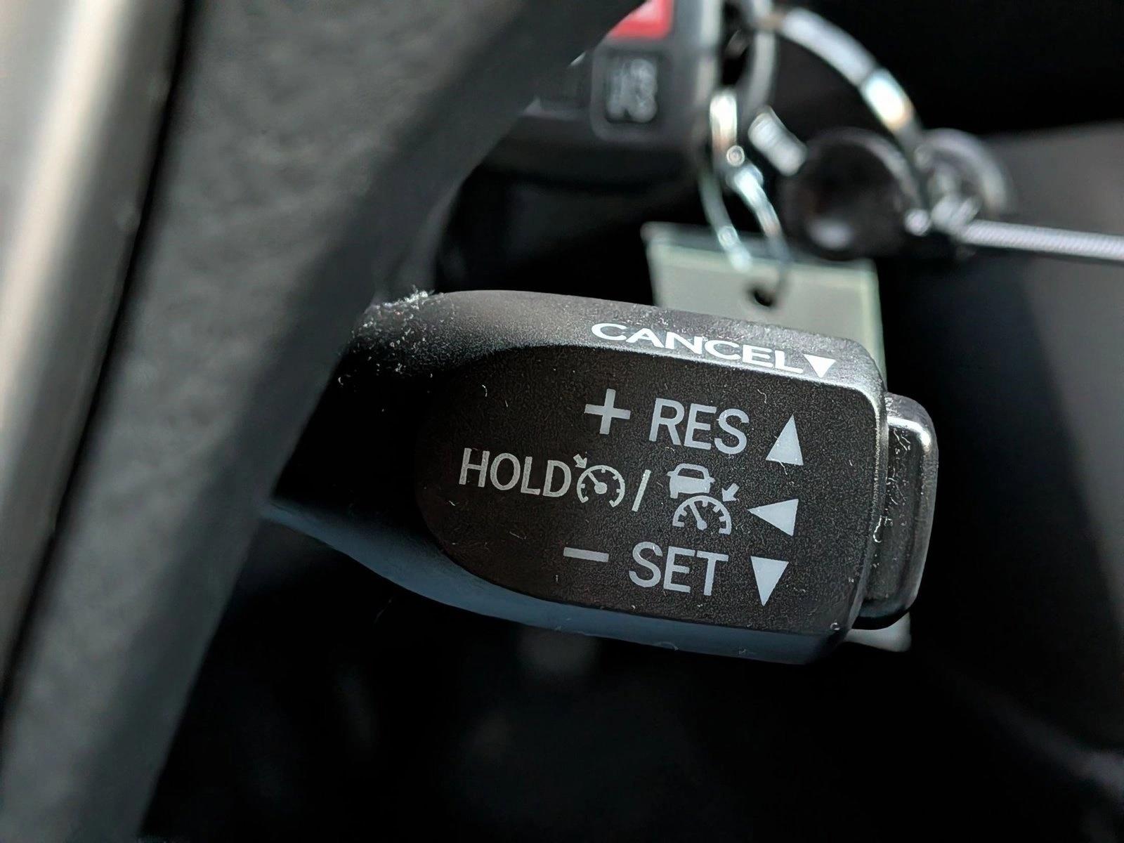 2017 TOYOTA RAV4 - Image 11