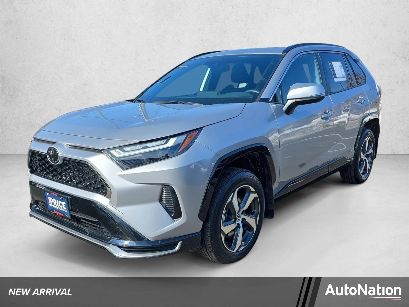 2025 Toyota RAV4 SE AWD's photo
