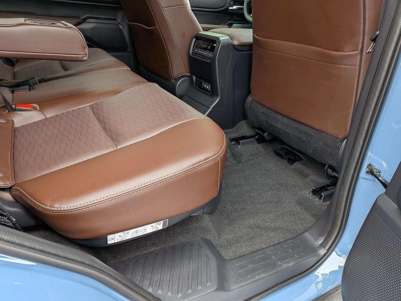 2025 TOYOTA LAND CRUISER - Image 18