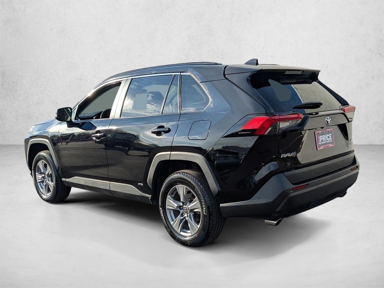 2025 TOYOTA RAV4 - Image 8