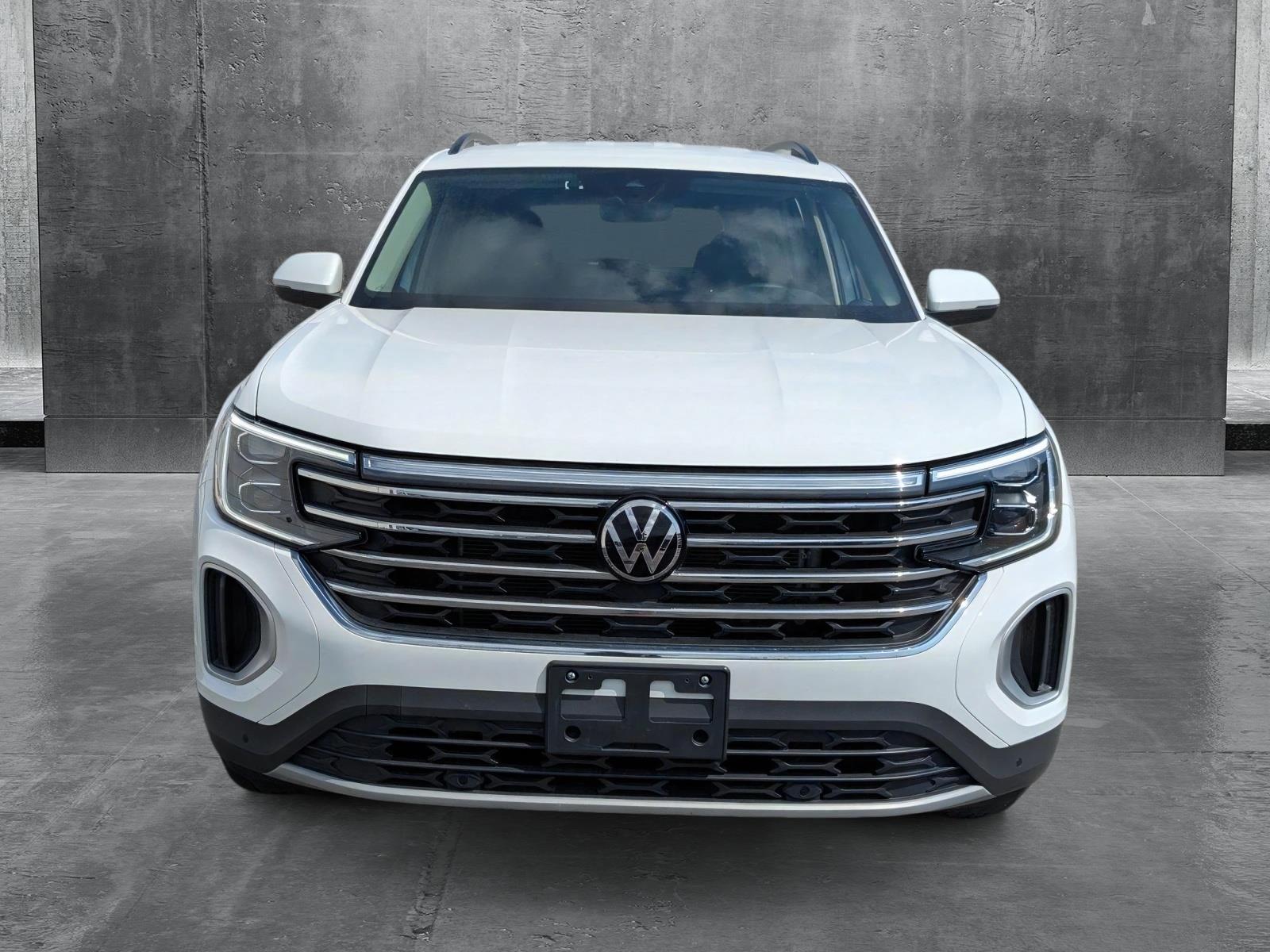 2024 Volkswagen Atlas SE Technology photo 2