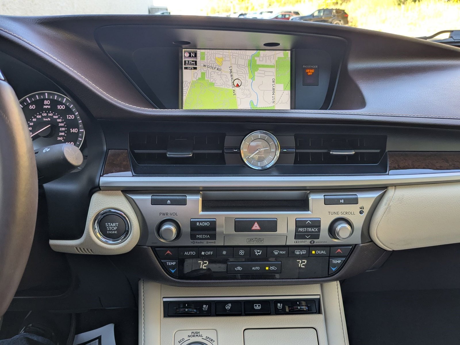 2017 LEXUS ES - Image 12