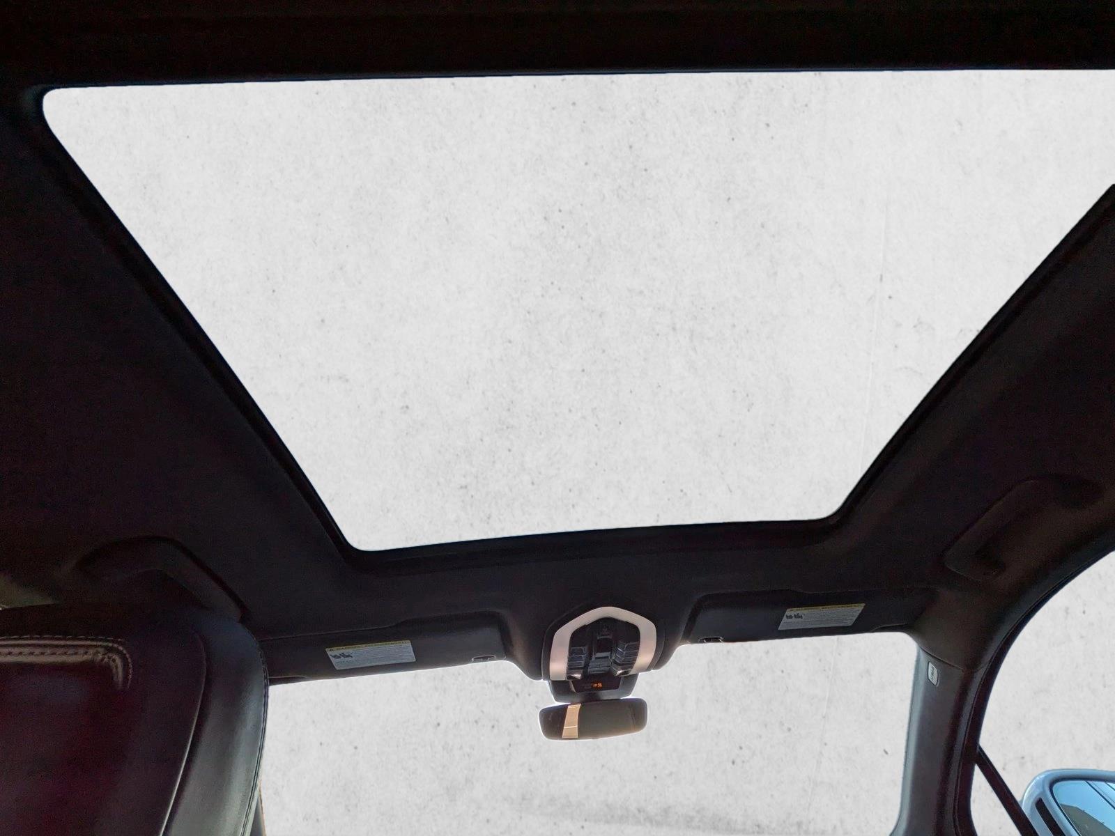 2025 PORSCHE MACAN - Image 20