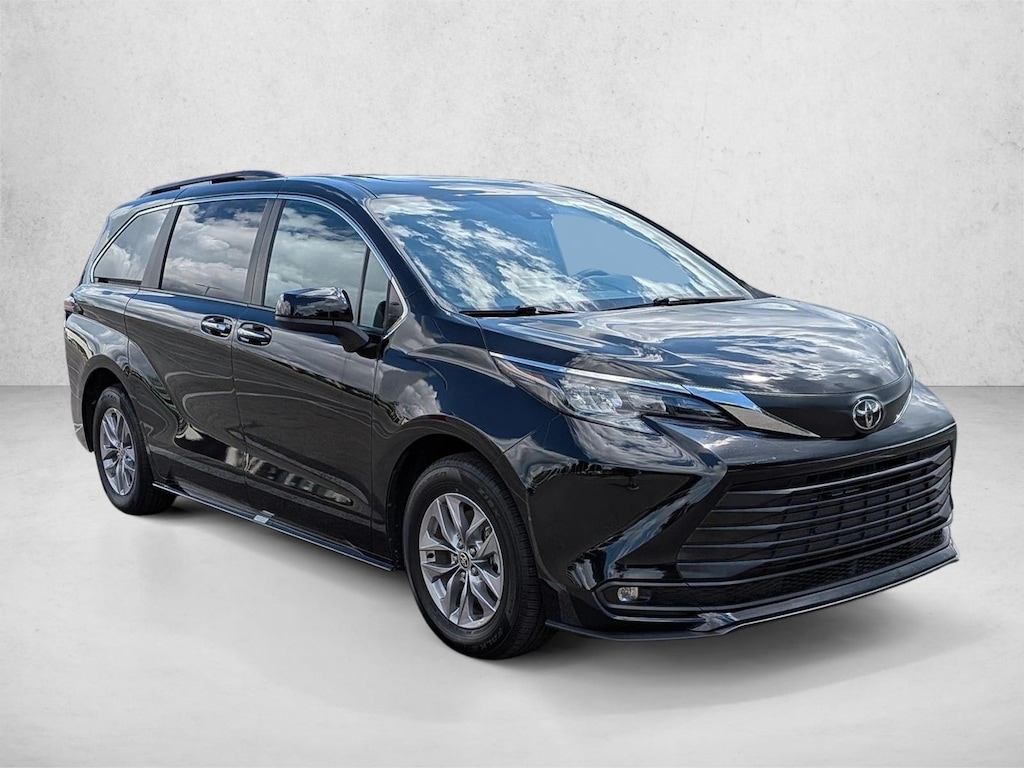 Certified 2026 Toyota Sienna XLE 8 Passenger Van Passenger Van