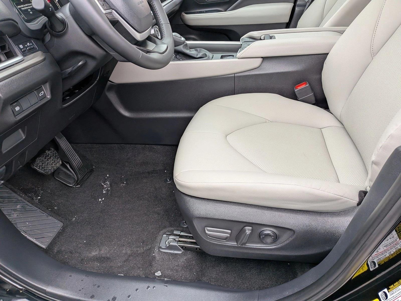 2025 TOYOTA GRAND HIGHLANDER - Image 15