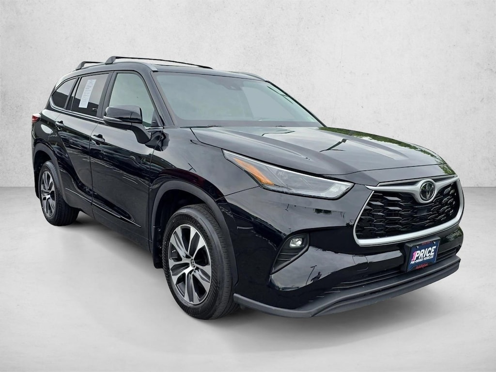Used 2023 Toyota Highlander XLE SUV