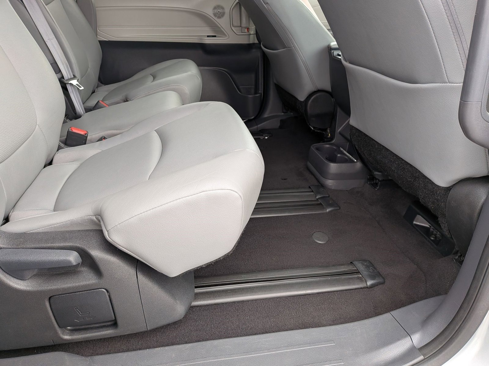 2024 TOYOTA SIENNA - Image 18