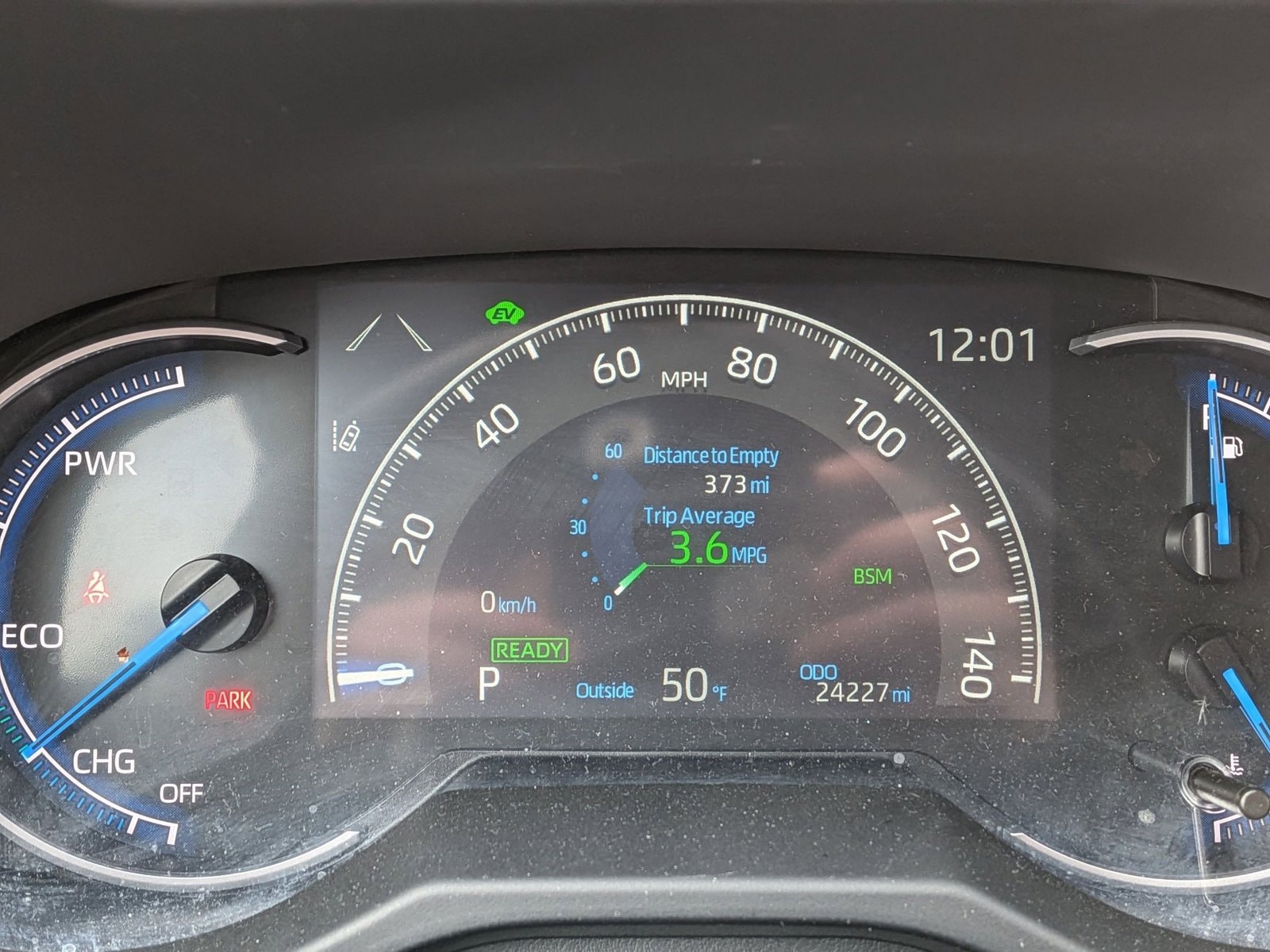 2025 TOYOTA RAV4 - Image 10