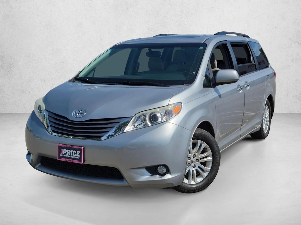 Used 2015 Toyota Sienna XLE Van