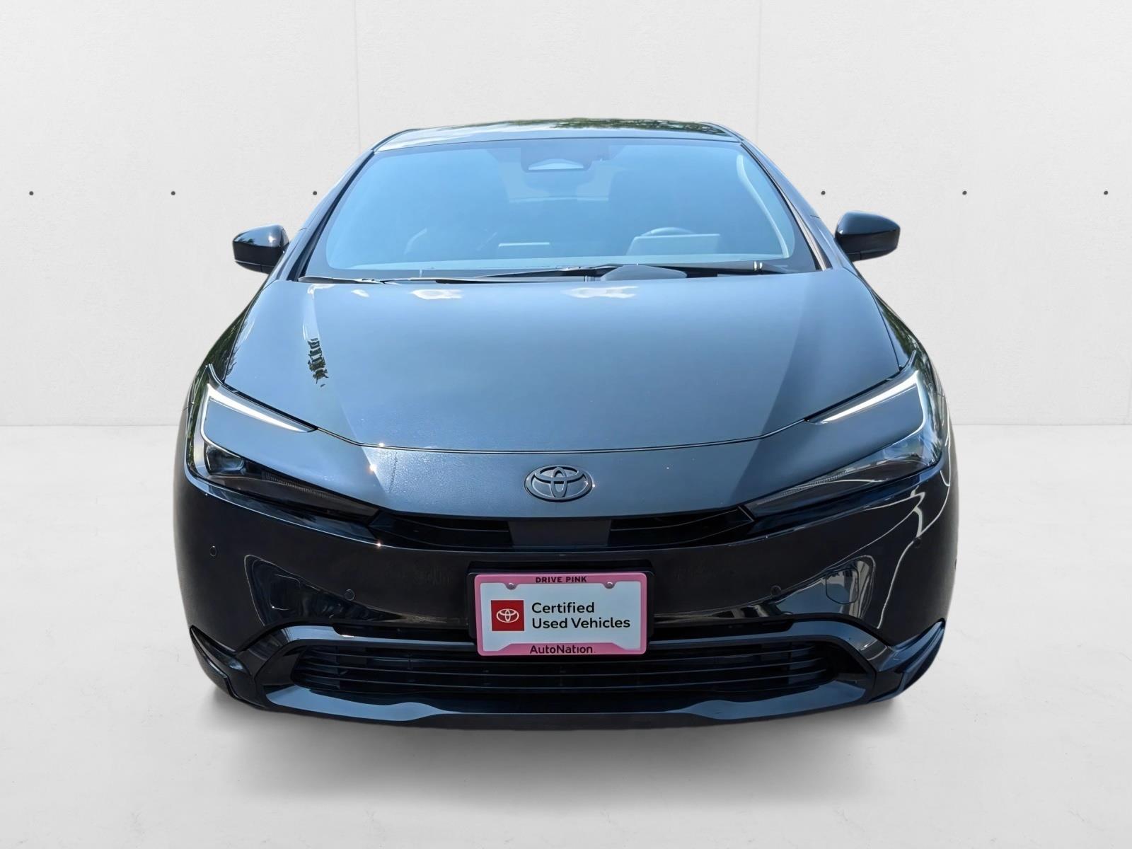 2025 Toyota Prius photo 2