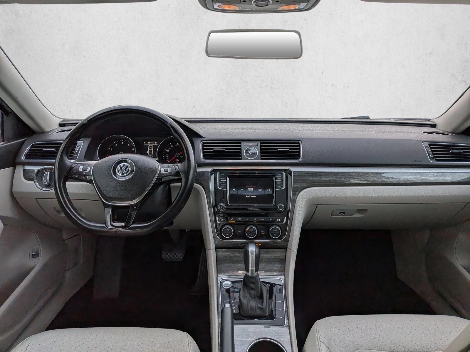 2017 VOLKSWAGEN PASSAT - Image 20