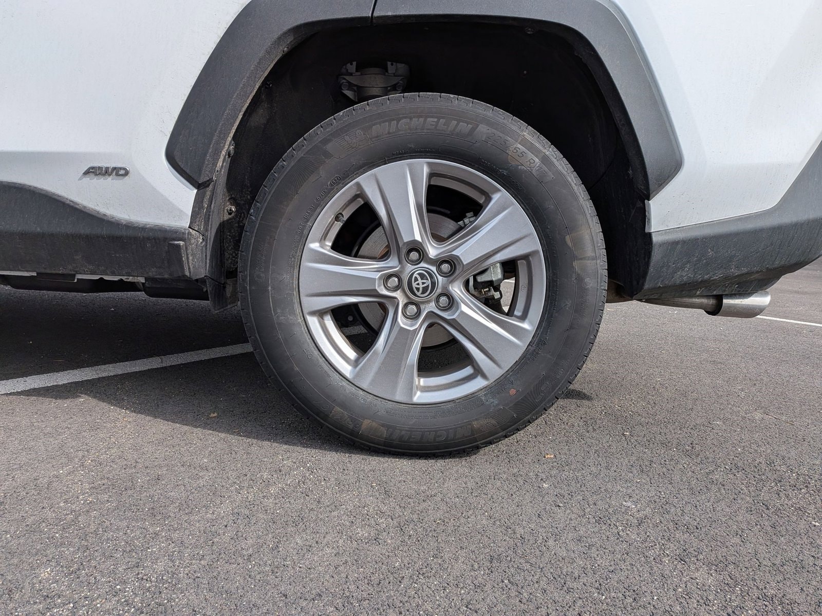 2025 TOYOTA RAV4 - Image 13