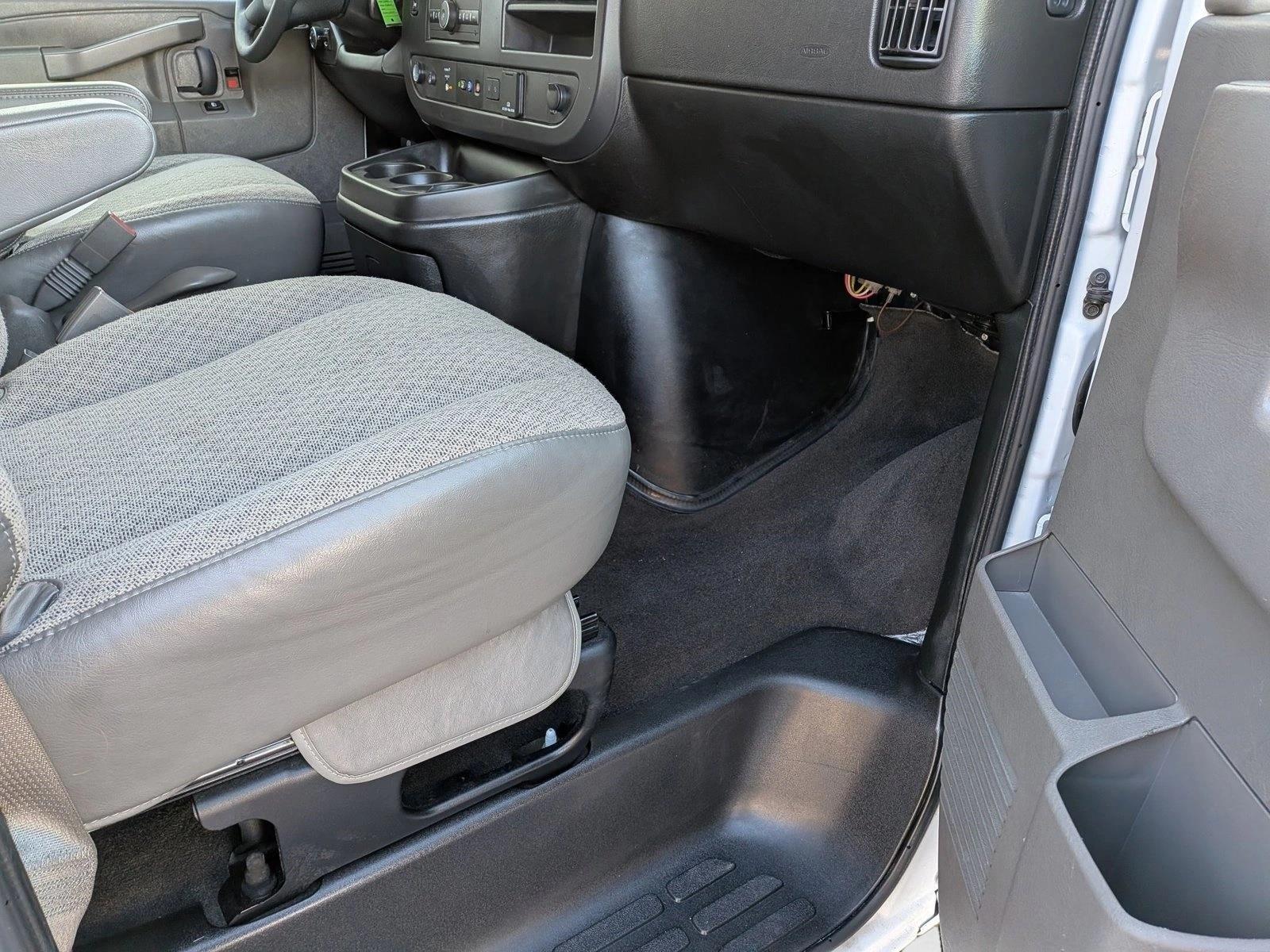 2025 CHEVROLET EXPRESS - Image 17