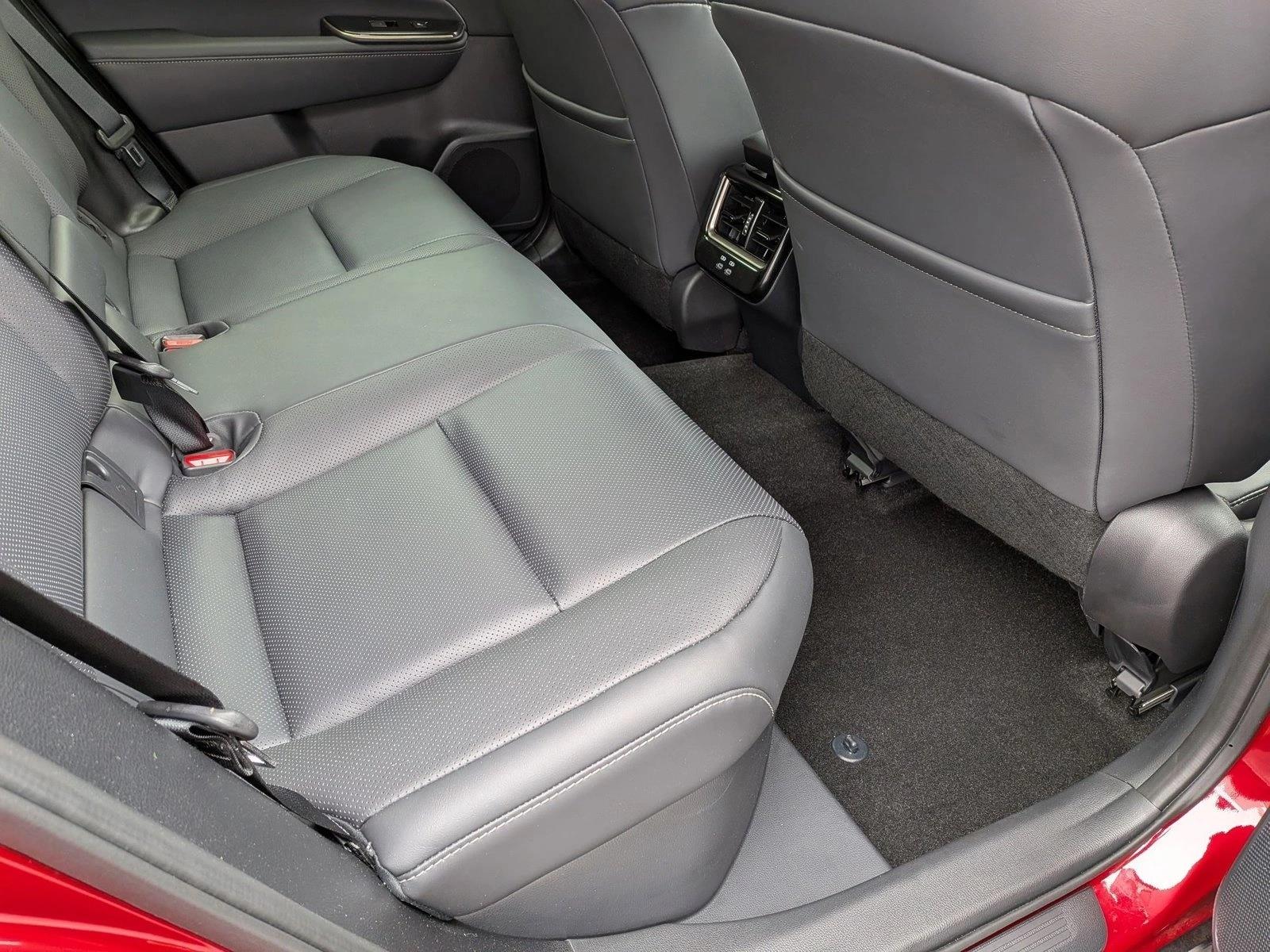 2025 TOYOTA CROWN SIGNIA - Image 17