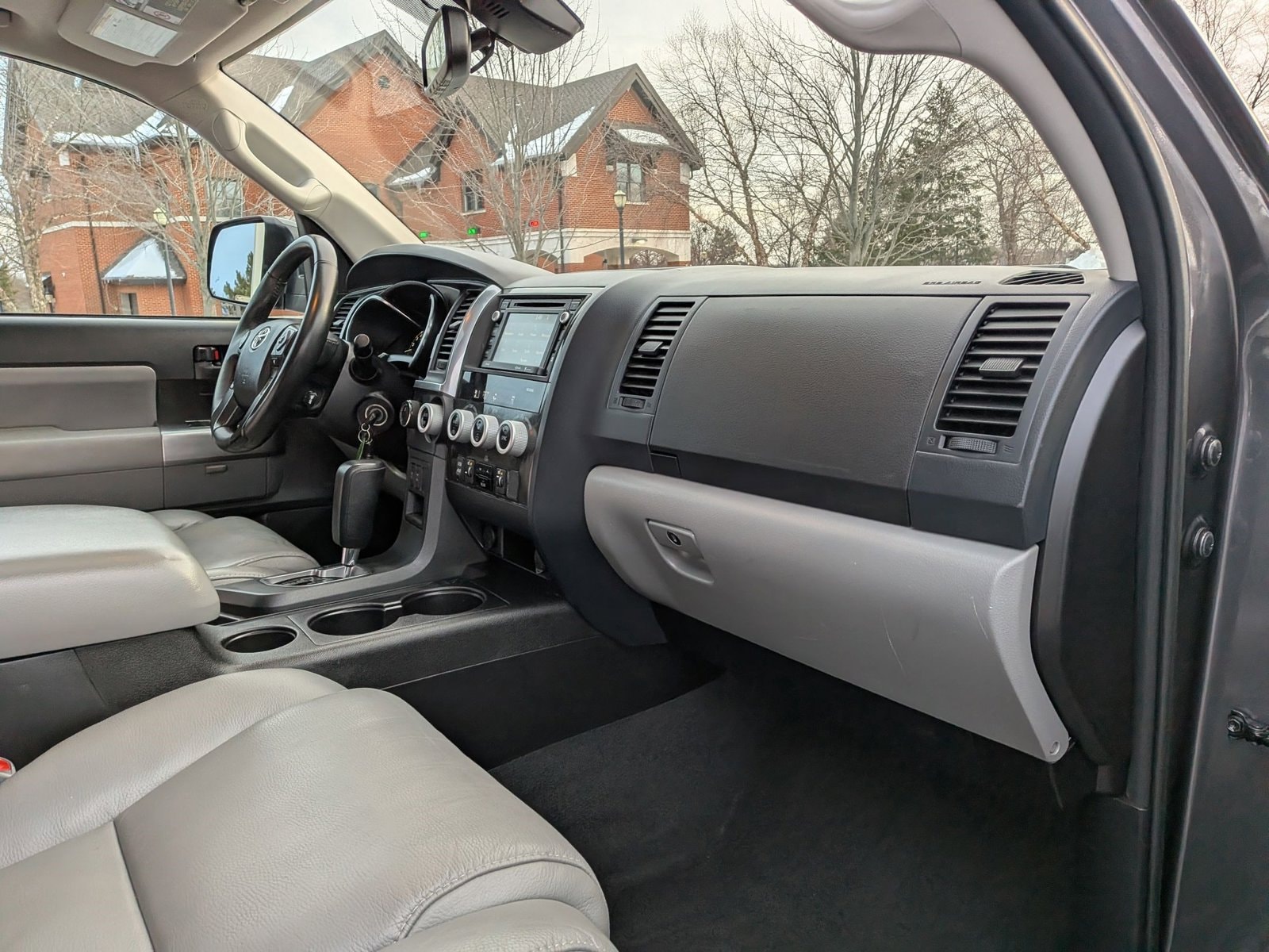 2019 TOYOTA SEQUOIA - Image 22