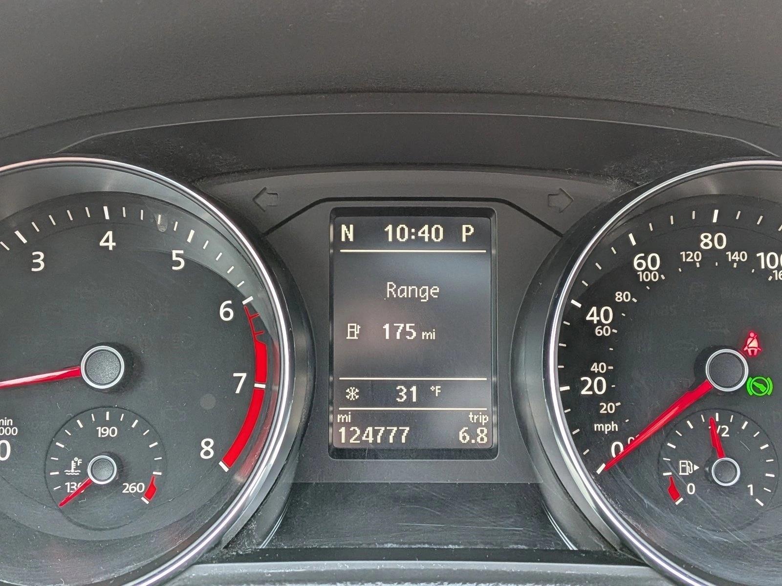 2017 VOLKSWAGEN PASSAT - Image 11