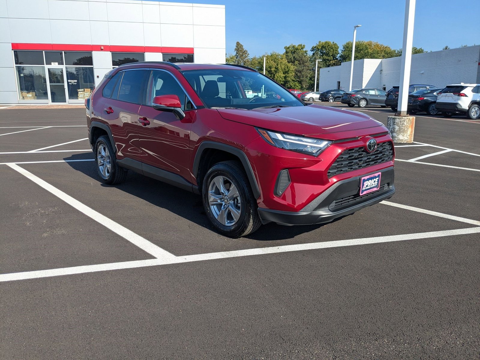 2025 Toyota RAV4 XLE photo 3