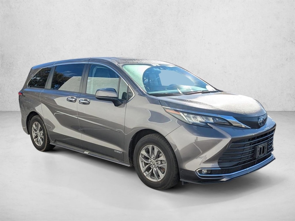 Used 2021 Toyota Sienna XLE 7 Passenger Van