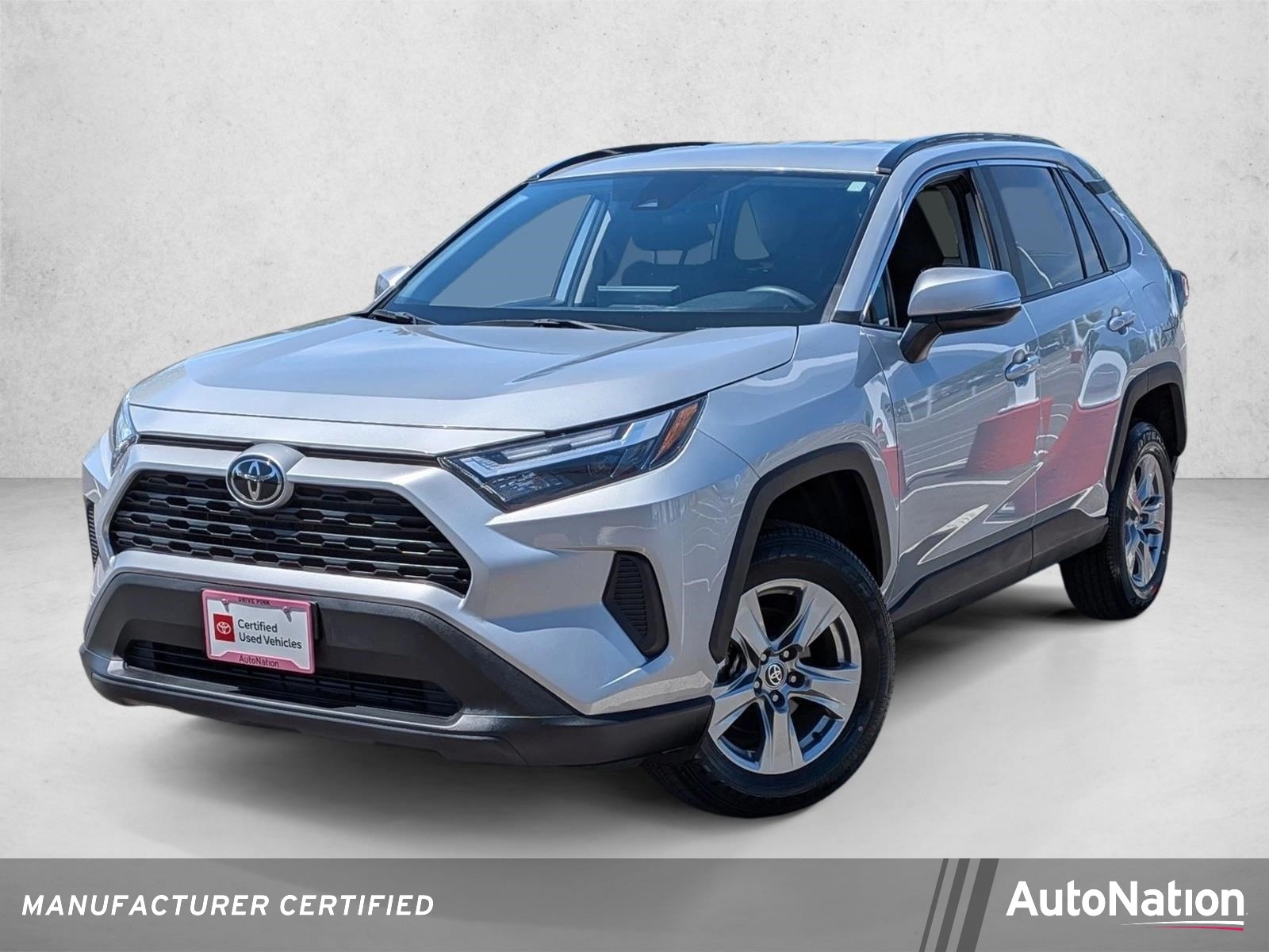2024 Toyota RAV4 XLE FWD's photo