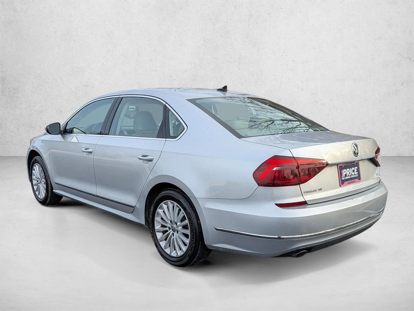 2017 VOLKSWAGEN PASSAT - Image 8