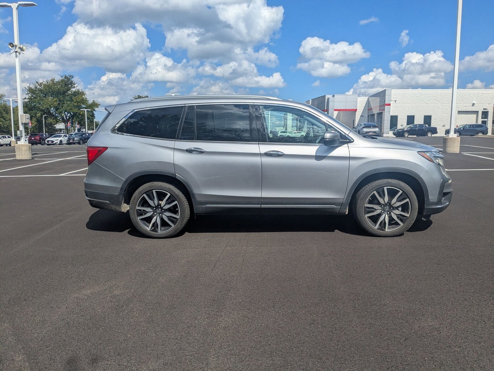 2020 Honda Pilot Touring photo 4