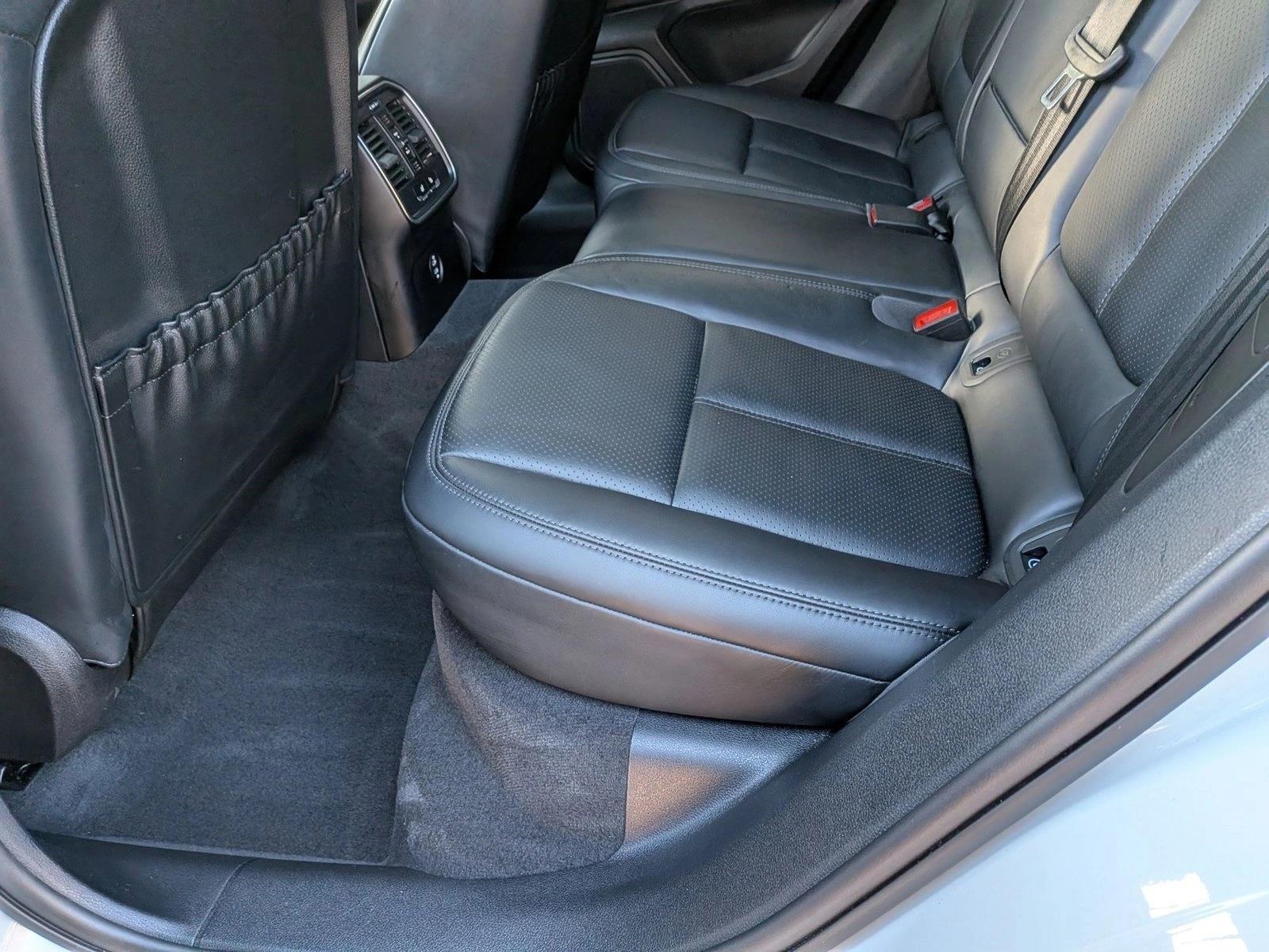 2025 PORSCHE MACAN - Image 17