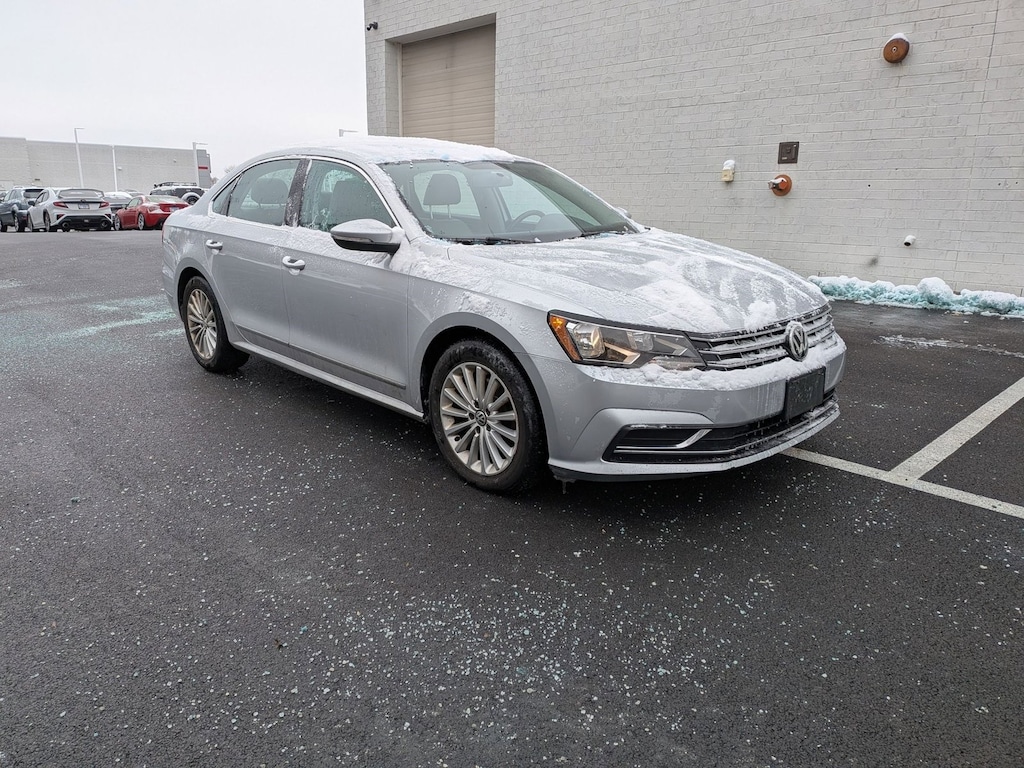 Used 2017 Volkswagen Passat 1.8T SE Sedan
