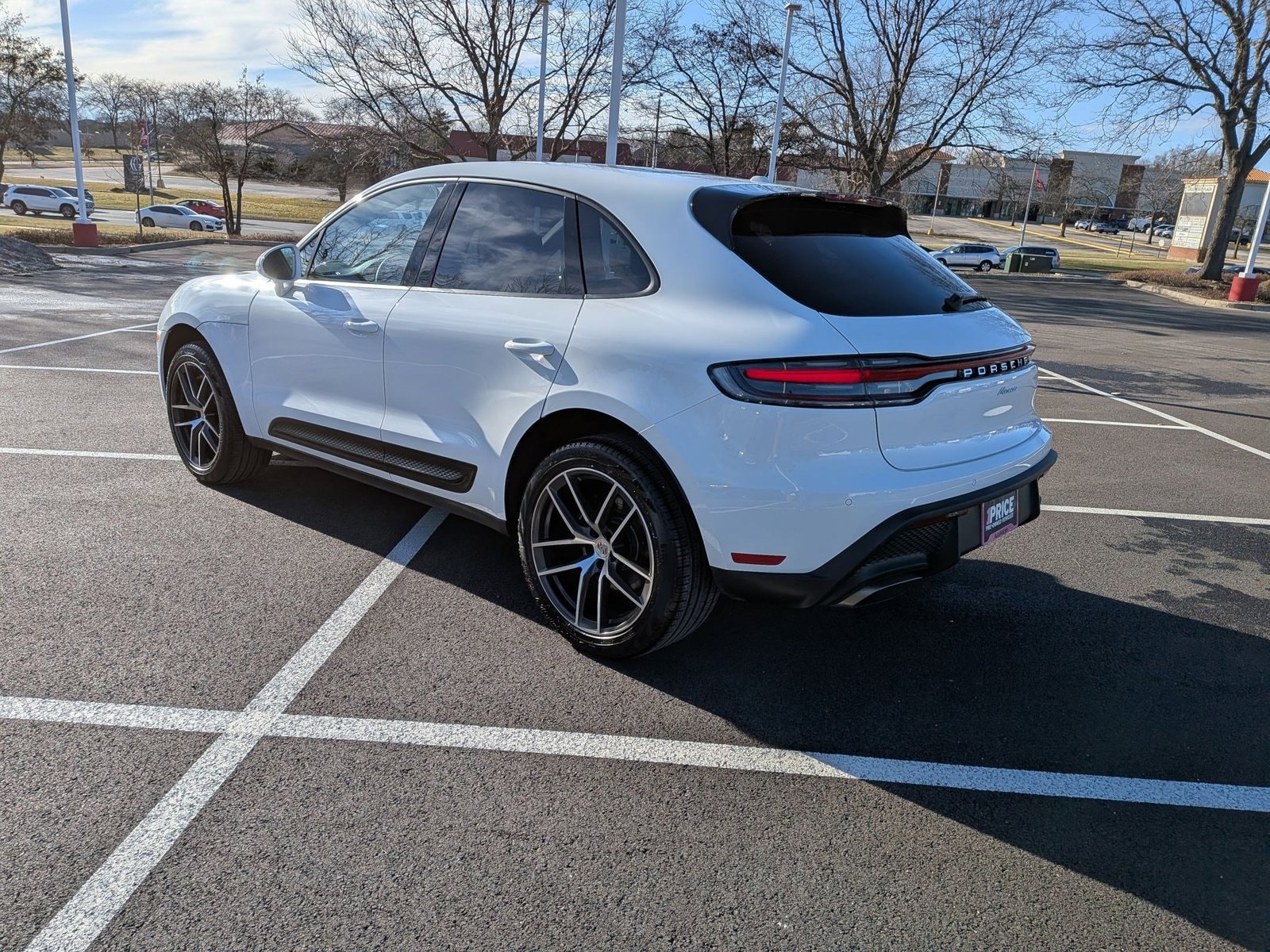 2025 PORSCHE MACAN - Image 8