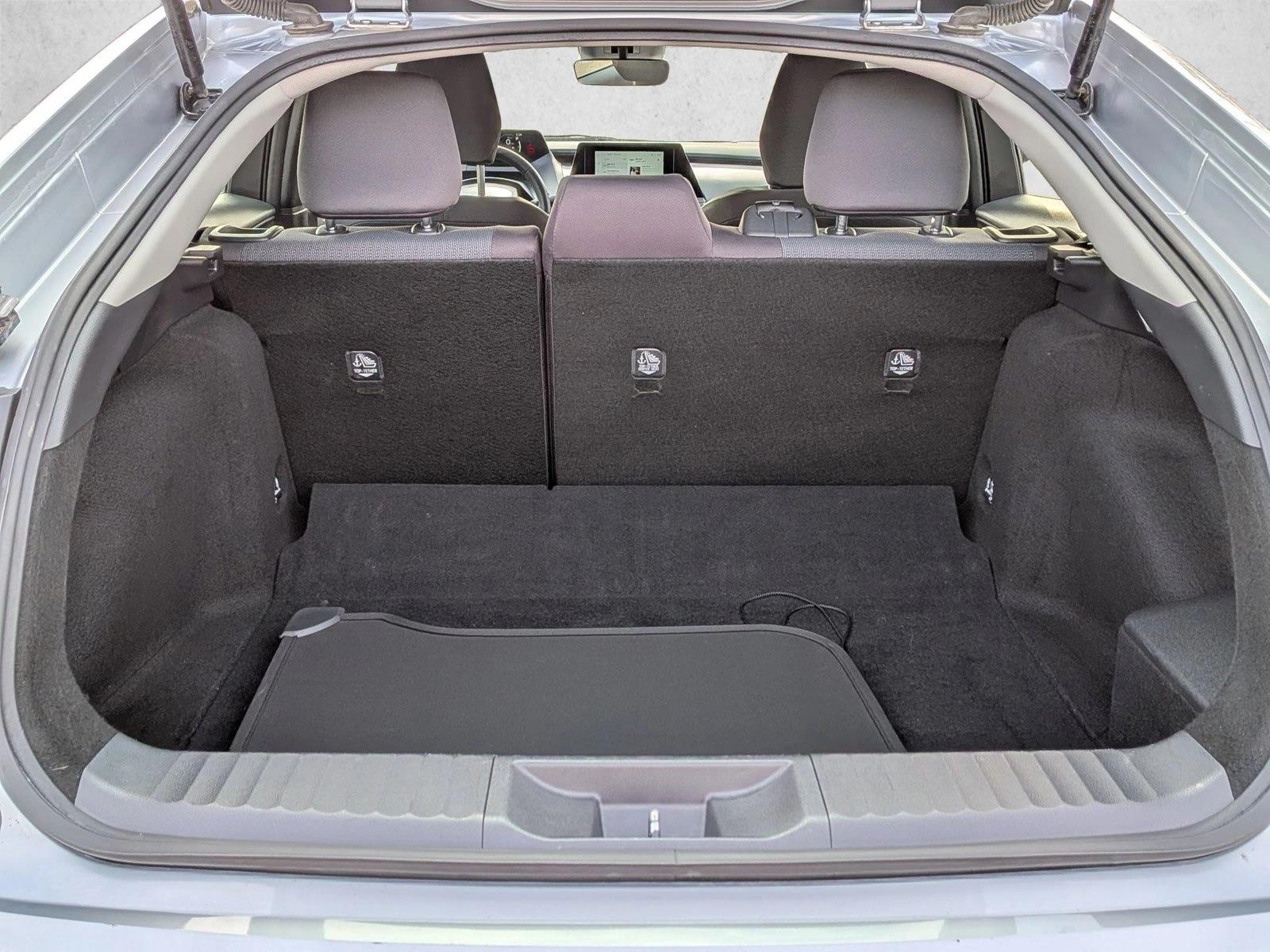 2025 TOYOTA PRIUS - Image 6