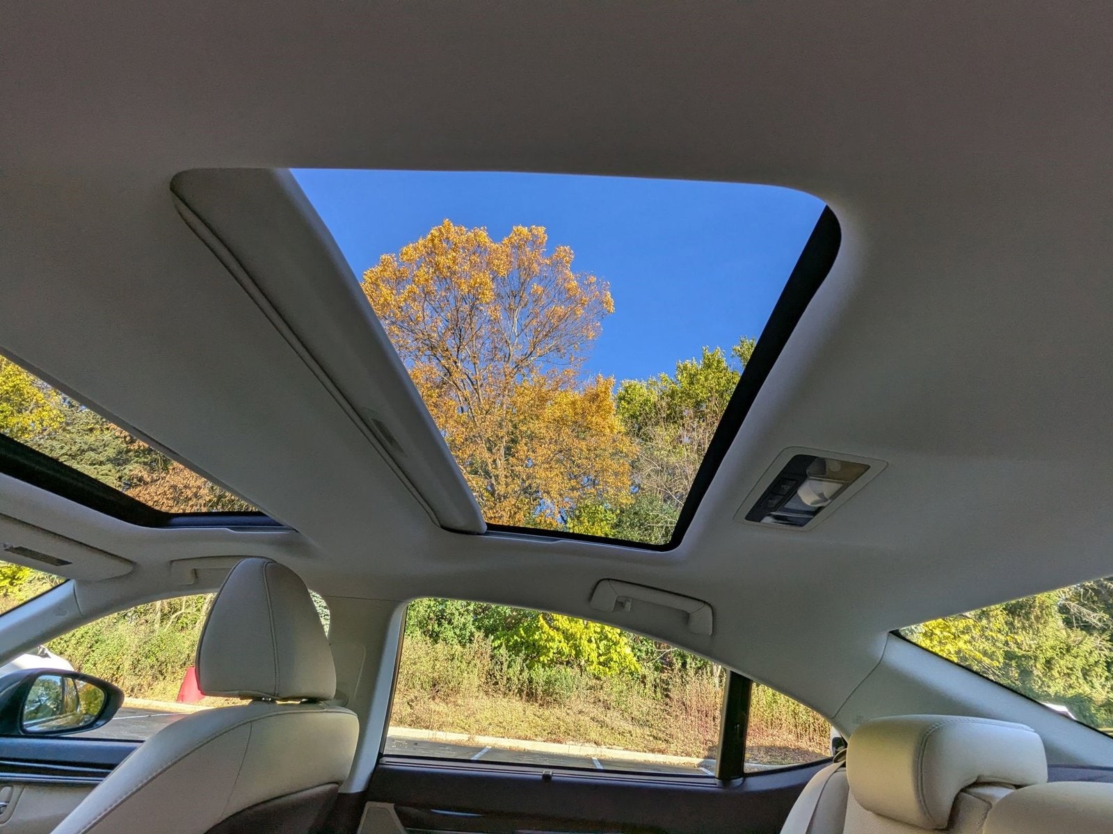 2017 LEXUS ES - Image 19