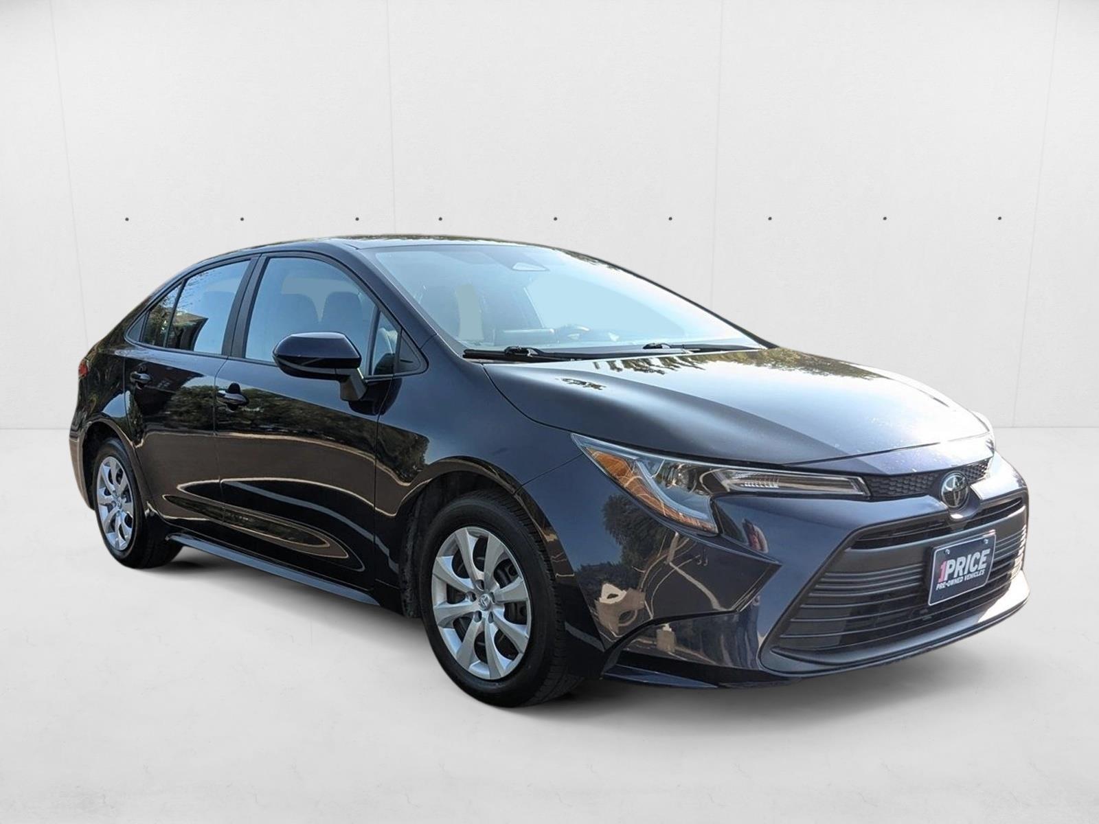 2023 Toyota Corolla LE photo 3