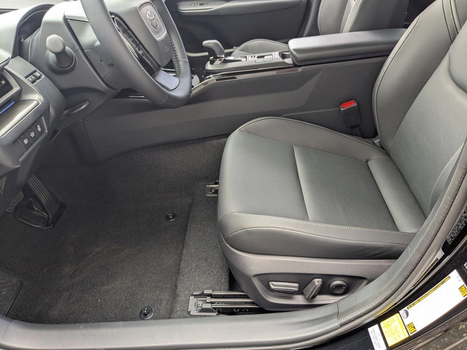 2025 Toyota Prius photo 4