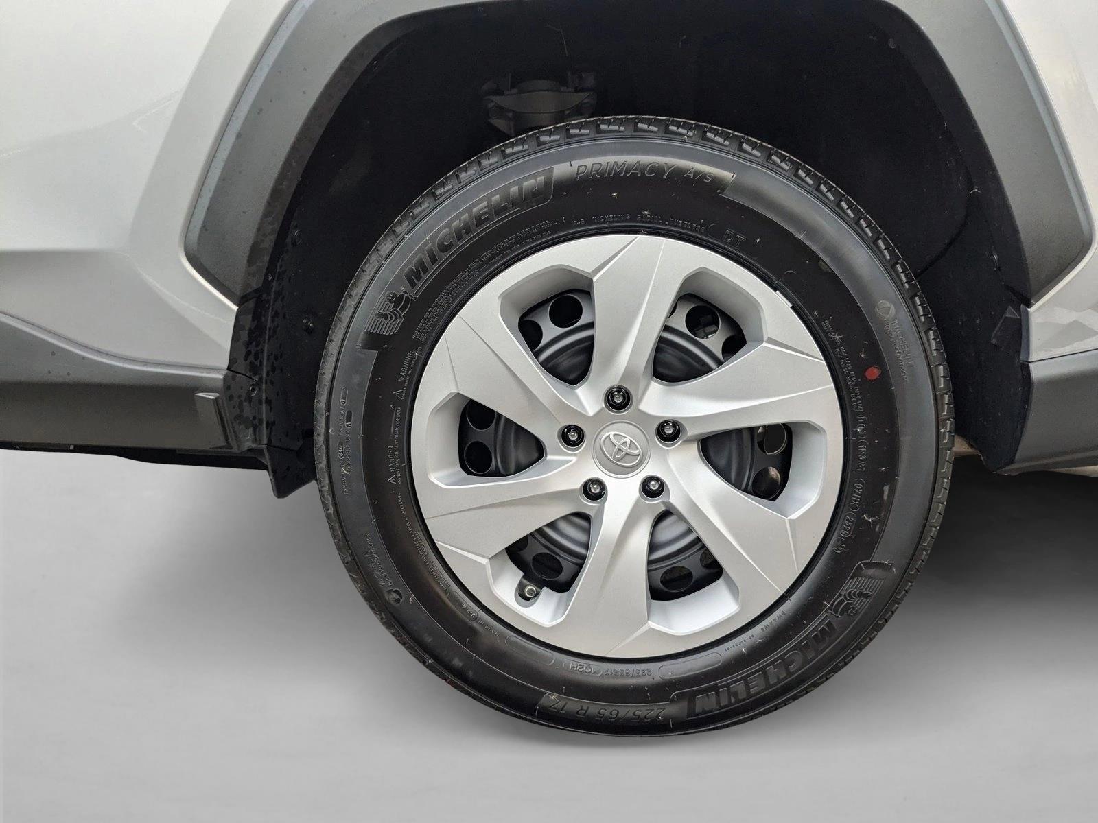 2025 TOYOTA RAV4 - Image 20